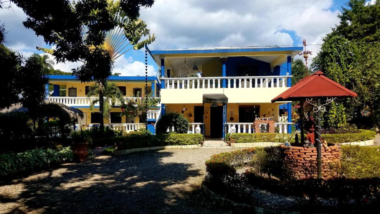 Sana El Jardin Secreto Hostel Santiago De Los Caballeros Ngoại thất bức ảnh